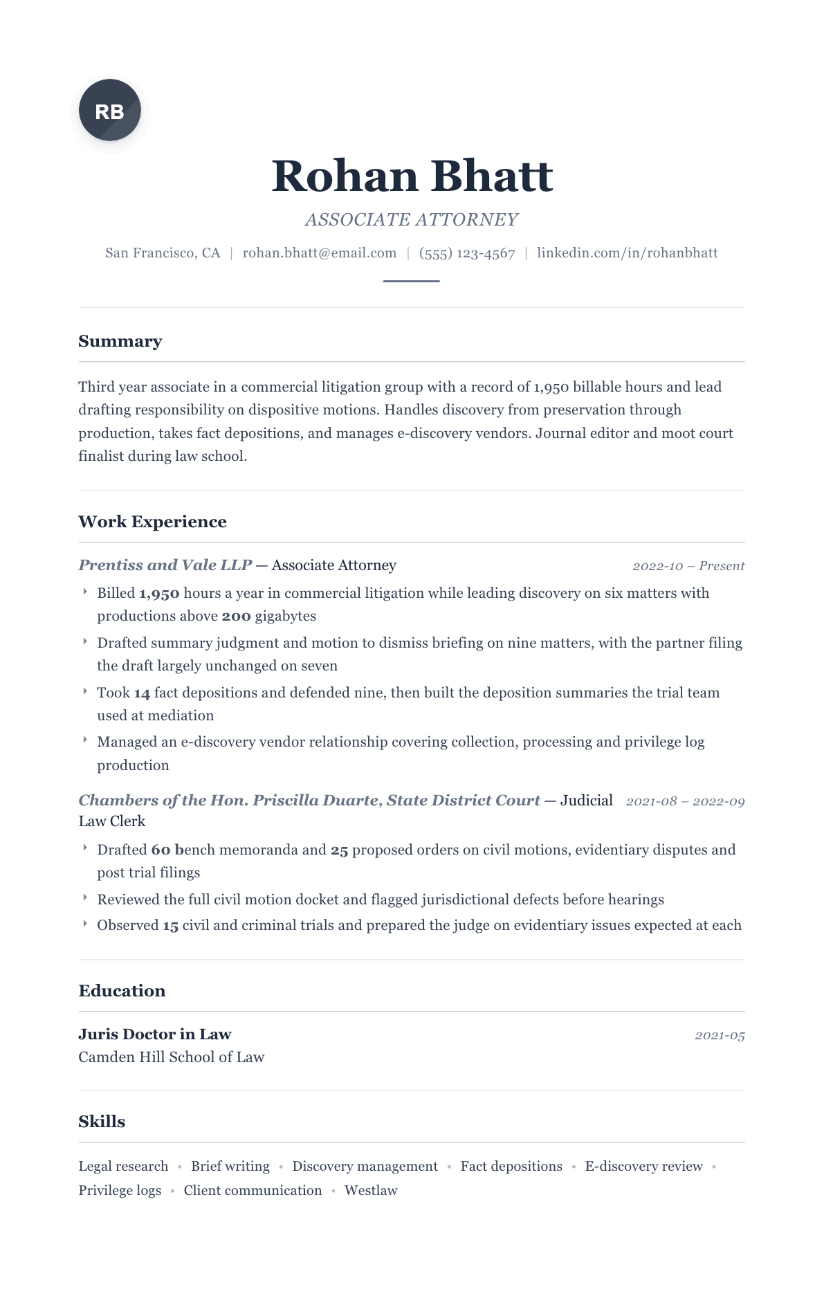 Associate Attorney resume example, Classic template