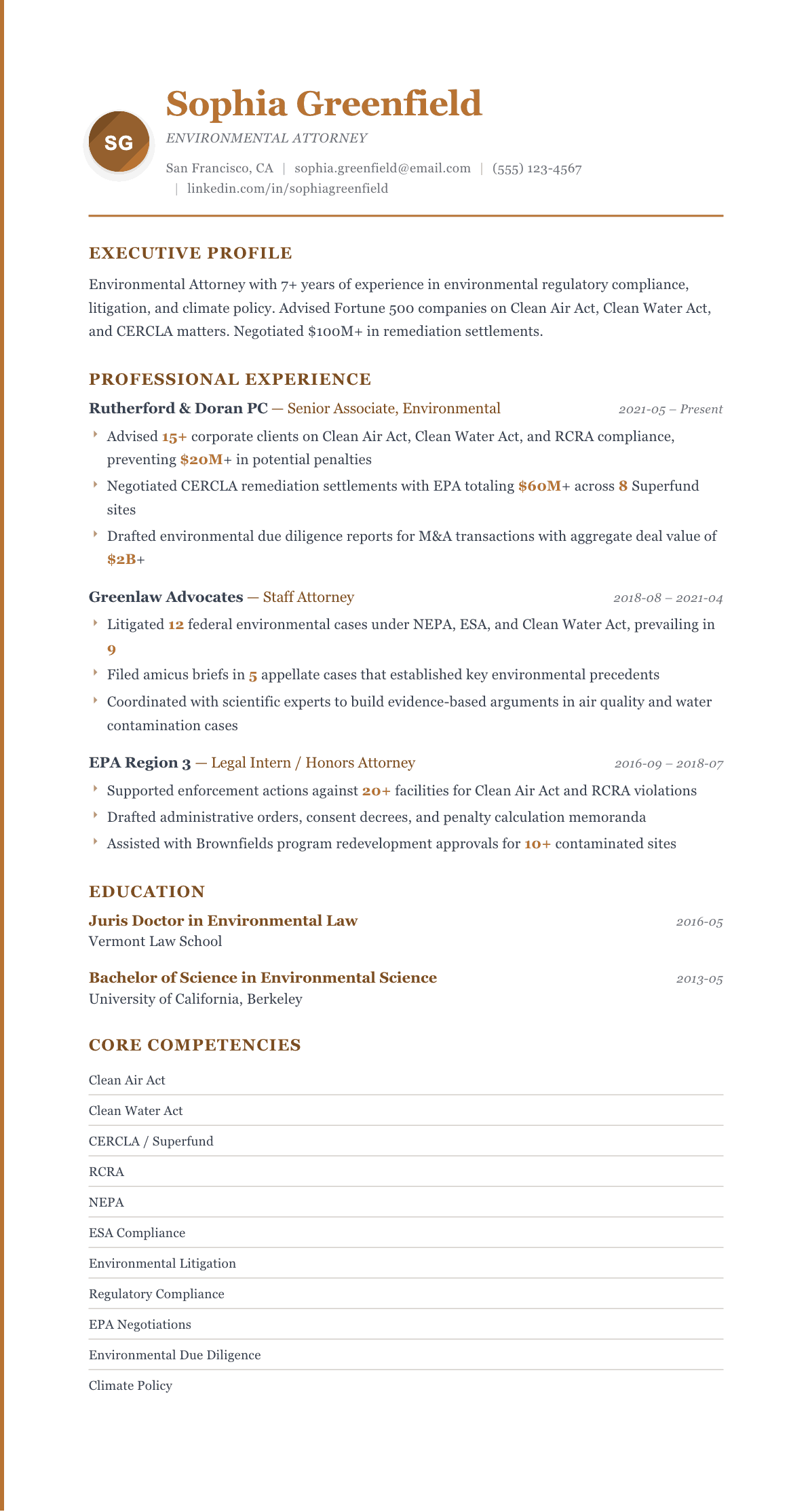 Environmental Lawyer resume example, Regency template