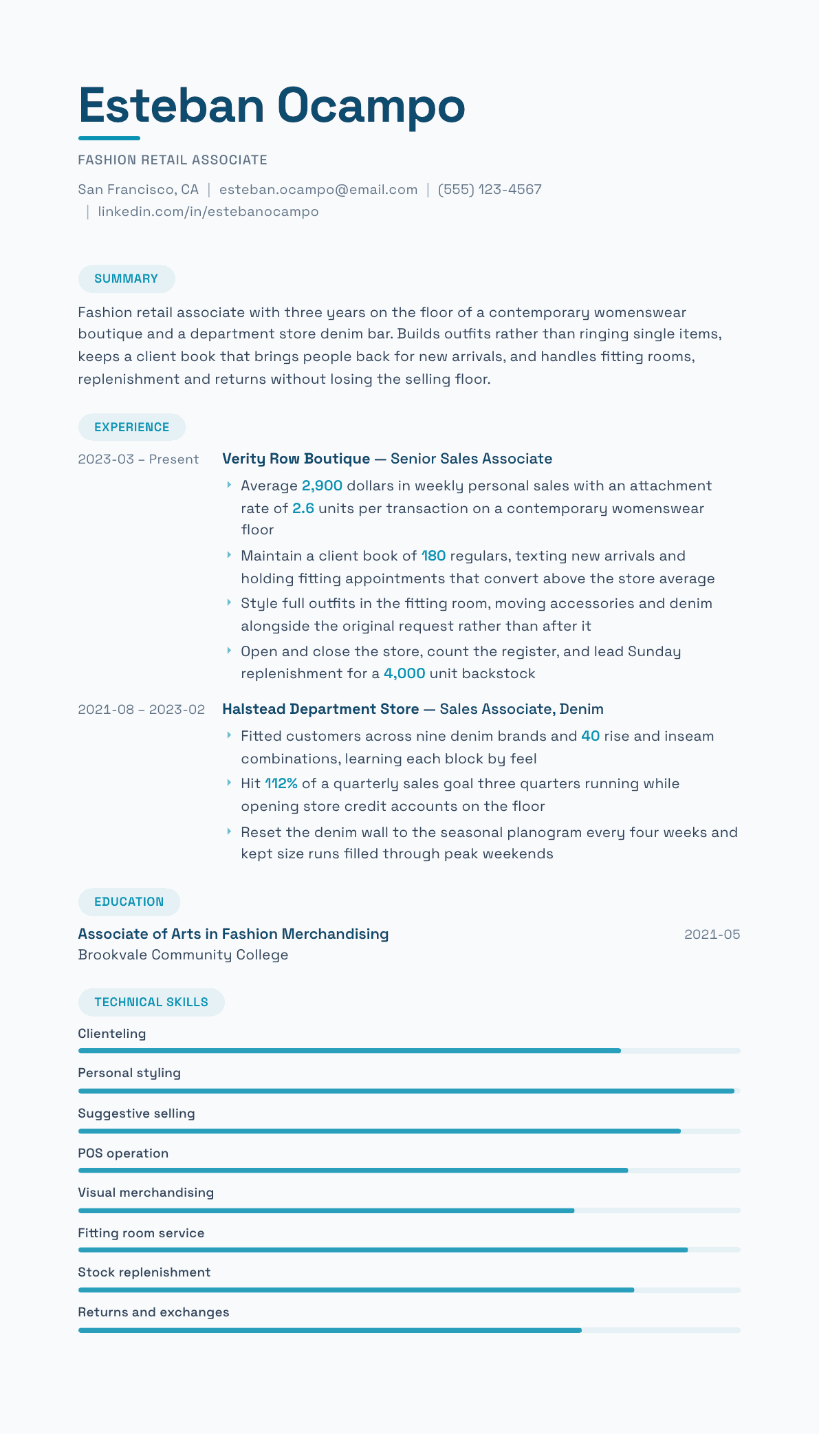 Fashion Retail Associate resume example, Horizon template