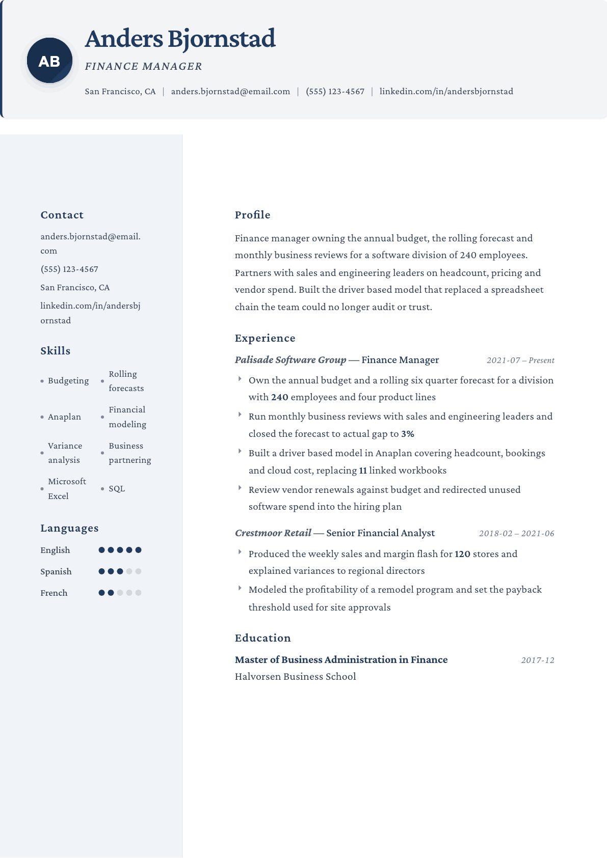 Finance Manager resume example, Formal template