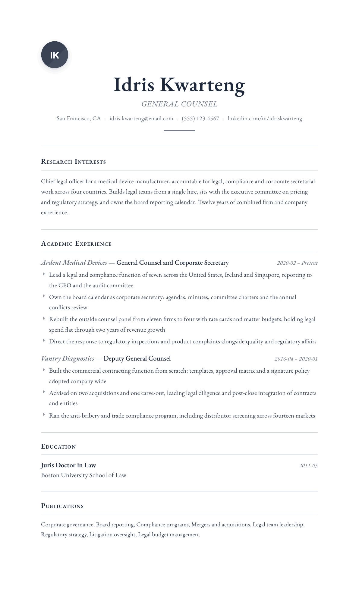 General Counsel resume example, Scholar template