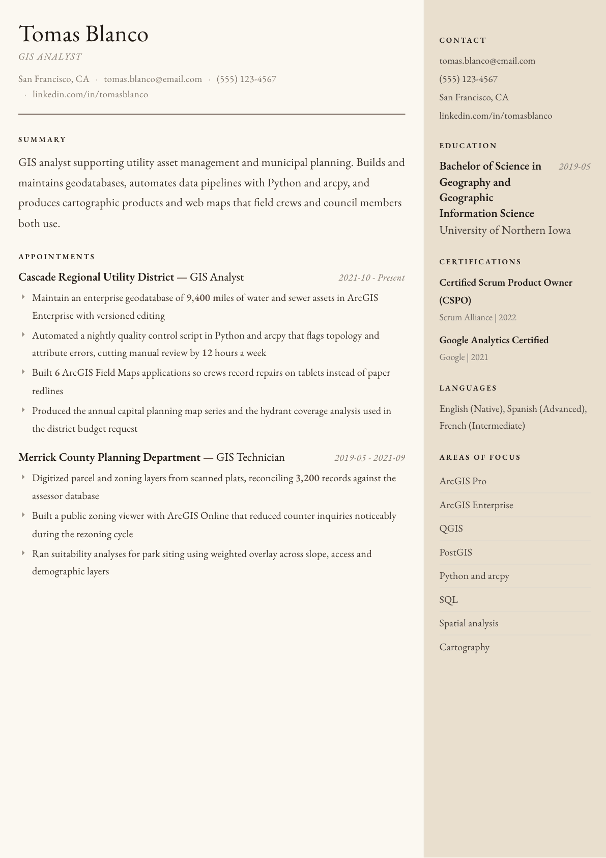 GIS Analyst resume example, Manuscript template