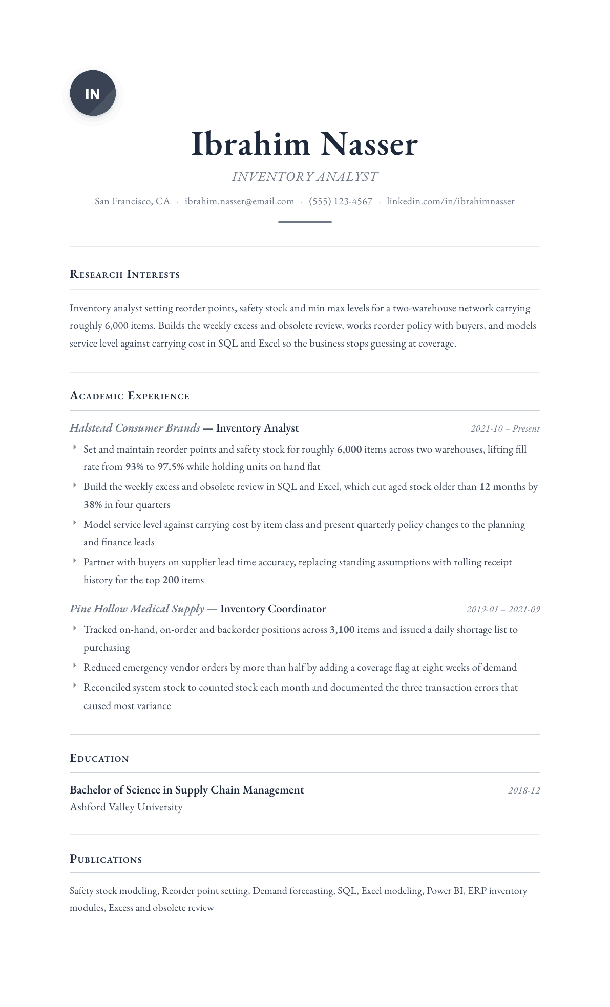 Inventory Analyst resume example, Scholar template