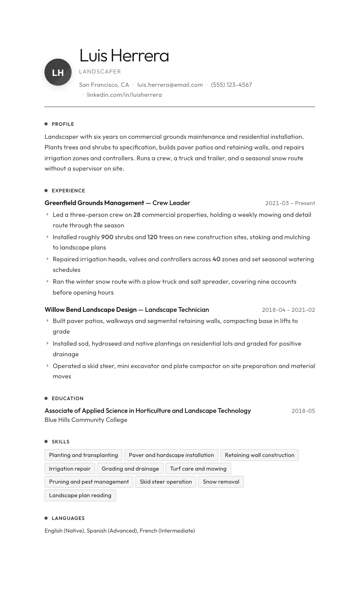 Landscaper resume example, Flux template