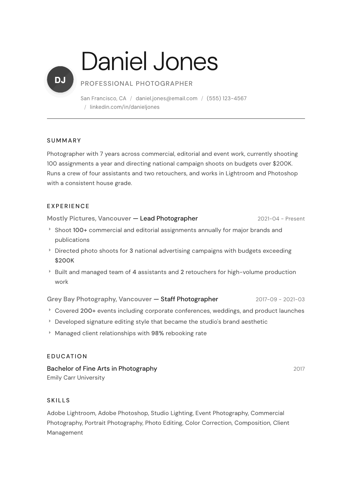 Photographer resume example, Whisper template